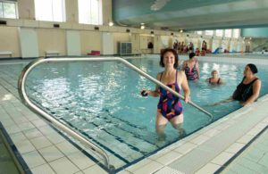 Rampe accessibilité espace aquatique